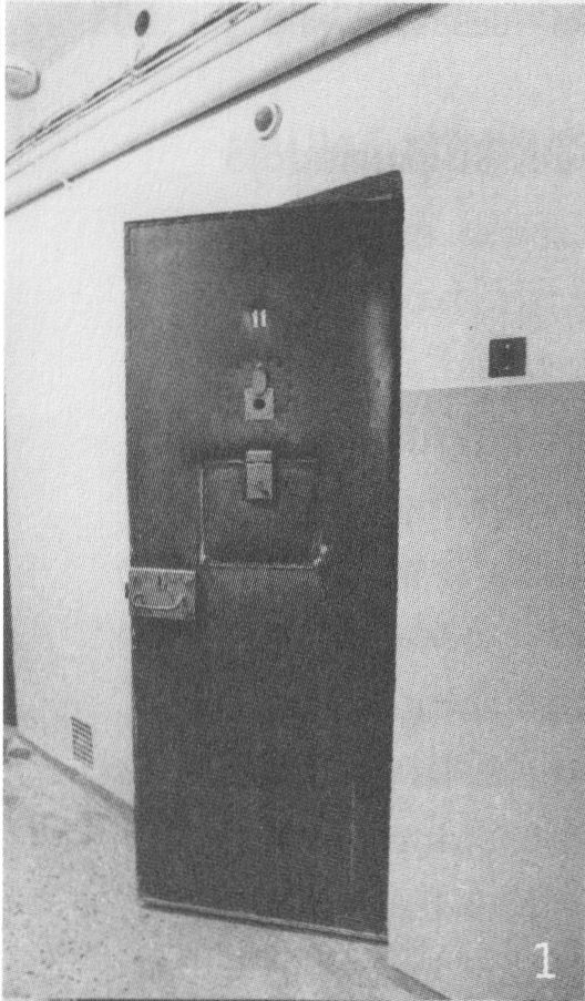 KGB kalėjimo 11 kameros durys.