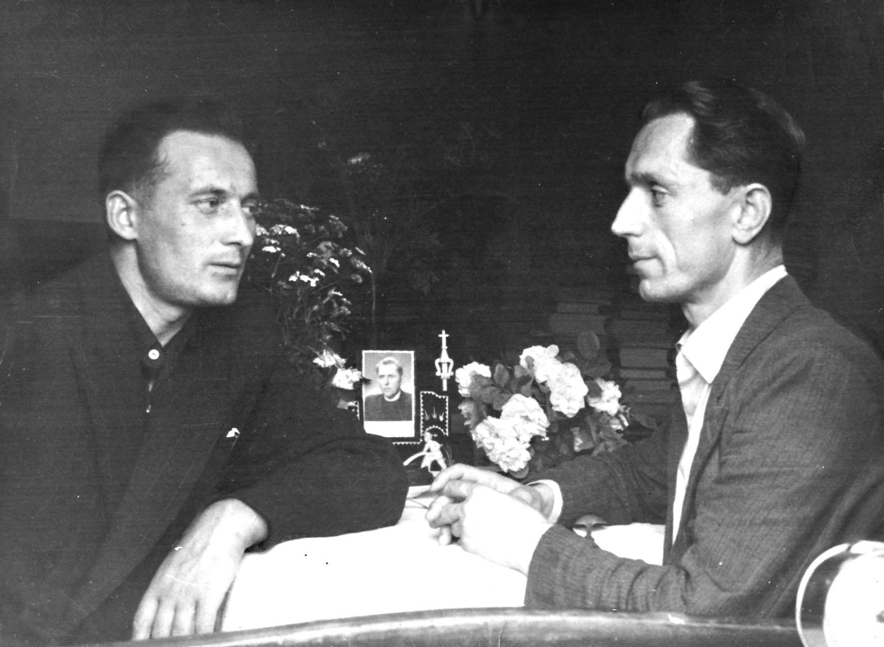 Petrą Našlėną (dešinėje) Kulautuvoje aplanko Jonas Čeponis